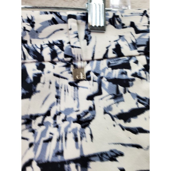 Calvin Klein Short Women Size 8 White Geo Print Cotton Slash Pockets Medium Wash - Picture 5 of 9